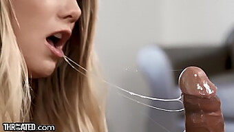 Pov-Vy Av Aj Applegate Som Ger En Deepthroat-Avsugning